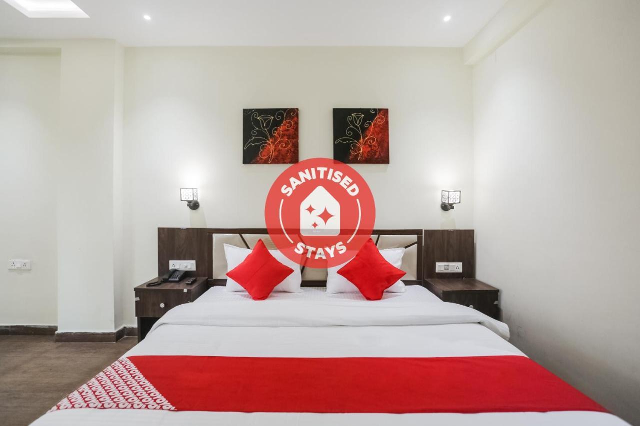 OYO 63134 Hotel Red Queen Raigarh Buitenkant foto