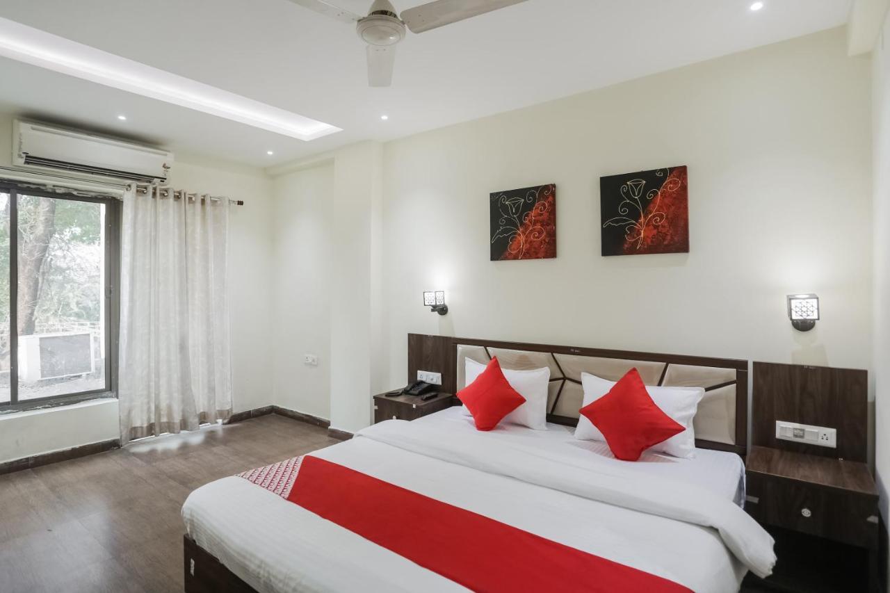 OYO 63134 Hotel Red Queen Raigarh Buitenkant foto