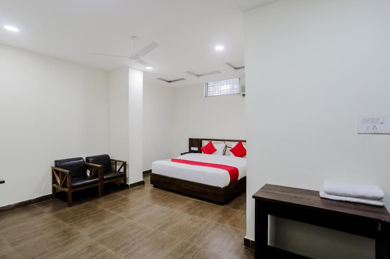 OYO 63134 Hotel Red Queen Raigarh Buitenkant foto